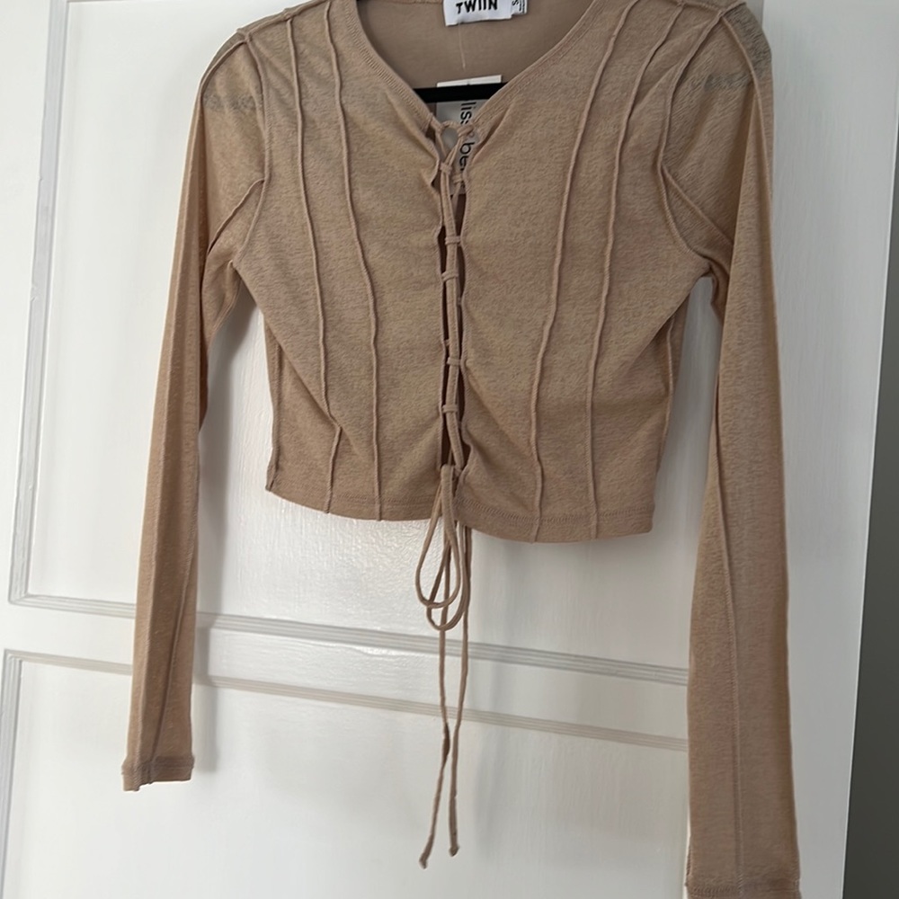 New with tags brown lace front shirt